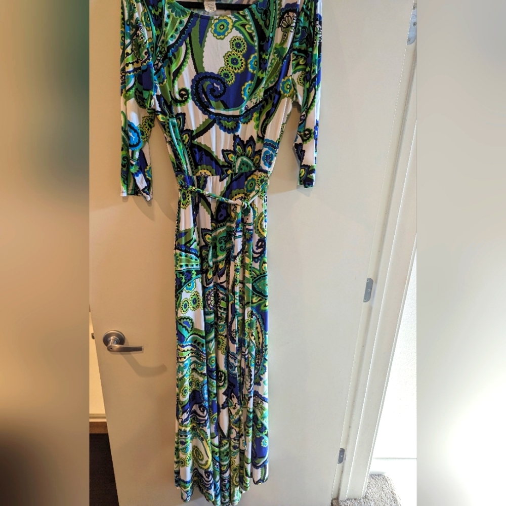 Sexy Diva paisley print maxi dress  Full skirt, white, black, green, 2x pockets
